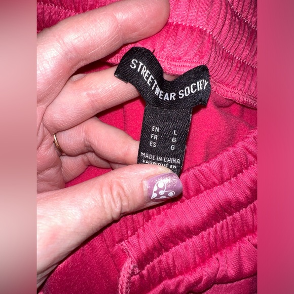 Woman’s Joggers - Picture 5 of 6